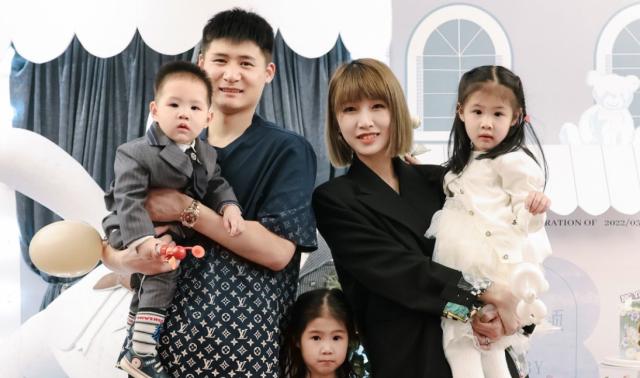 db电竞平台-周云妻子谈讨薪：这本就是苏宁欠我们的钱